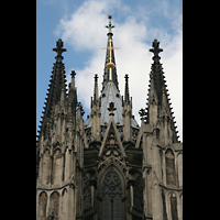 Köln (Cologne), Dom St. Peter und Maria, Chor, Vierungsturm und Haupttürme - Detail