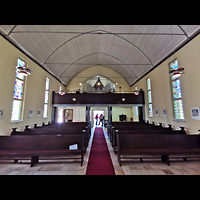 Hohen Neuendorf, Ev. Kirche, Innenraum in Richtung Orgel