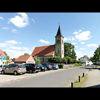 Mühlenbecker Land, Ev. Kirche, Außenansicht von Norden von der Dorfstraße