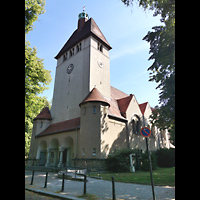Berlin, Dorfkirche Alt Tegel, Außenansicht mit Turm