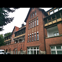 Berlin, Dominikus-Krankenhaus (Caritas Klinik), Dominikus-Kapelle, Auenansicht des Traktes mit der Kapelle