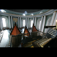 Berlin, St. Hedwigs-Kathedrale, Blick ber das Rckpositiv in die Kirche (2019)