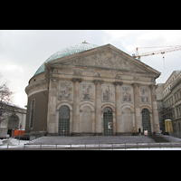 Berlin, St. Hedwigs-Kathedrale, Fassade