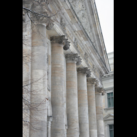 Berlin, St. Hedwigs-Kathedrale, Säulen