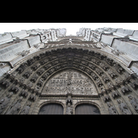 Antwerpen (Anvers), Onze-Lieve-Vrouwekathedraal, Fassade mit Tympanon über dem Hauptportal