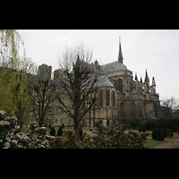 Reims, Cathédrale Notre-Dame, Außenansicht schräg vom Chor aus