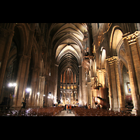 Chartres, Cathédrale Notre-Dame, Innenraum / Hauptschiff in Richtung Chor