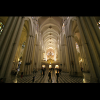 Toledo, Catedral, Innenraum / Hauptschiff in Richtung Chor