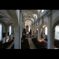 Blick von der Orgelempore in die Kirche