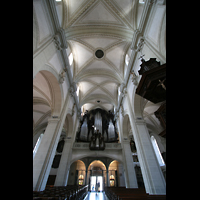 Hauptschiffgew�lbe und gro�e Orgel