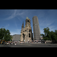 Blick von der Orgelempore in den Innenraum