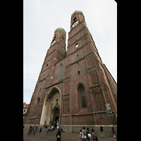 Doppelturmfassade