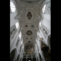 Hauptschiffgew�lbe und Orgel
