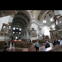 Salzburg, Dom, Hauptschiff und Querhaus mit Orgeln