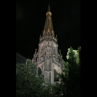 Linz, Maria-Empfngnis-Dom, Turm des Mariendoms bei Nacht