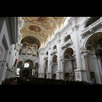 Kirchen-Innenraum