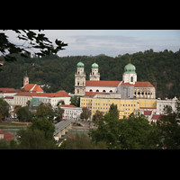Blick vom Hügel der Marahilf-Kirche auf den Dom Passau, Dom St. Stephan, Blick vom Hügel der Marahilf-Kirche auf den Dom