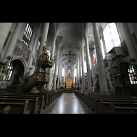 Straubing, Basilika St. Jakob, Innenraum / Hauptschiff in Richtung Chor (vor der Renovierung)