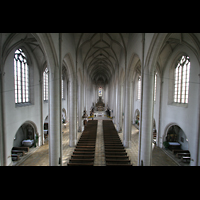 Blick von der Orgelempore in die Kirche
