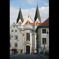 Eichstätt, Dom, Blick von der Spitalbrücke auf die barocke Westfassade