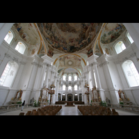 Neresheim, Abteikirche, Innenraum / Hauptschiff in Richtung Chor