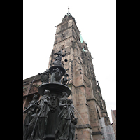 Nürnberg (Nuremberg), St. Lorenz, Kirche mit Tugendbrunnen