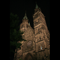 Nürnberg (Nuremberg), St. Lorenz, Türme bei Nacht