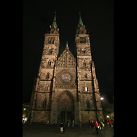 Nürnberg (Nuremberg), St. Lorenz, Fassade bei Nacht