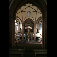 Berlin, Heilige-Geist-Kirche Moabit, Blick von der gegenüberliegenden Empore zur Orgel