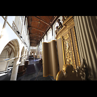 Alkmaar, Sint Laurenskerk, Blick von der Orgelempore am Rckpositiv vorbei in die Kirche