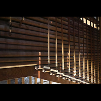 Alkmaar, Sint Laurenskerk, Wellenbrett mit Abstrakten zum Oberwerk