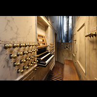 Spieltisch mit Registerzügen am Rückpositiv seitlich Amsterdam, Nieuwe Kerk, Spieltisch mit Registerzügen am Rückpositiv seitlich