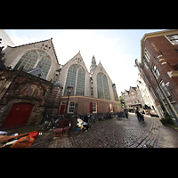 Amsterdam, Oude Kerk, Sdliches Seitenschiff vom Oudekerksplein aus gesehen