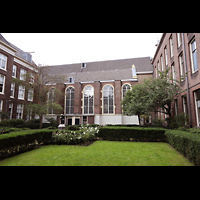 Amsterdam, Waalse Kerk (Oude Walenkerk), Kirchgarten und sdliches Seitenschiff