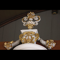 Amsterdam, Waalse Kerk (Oude Walenkerk), Ornamente auf dem mittleren Hauptwerksturm