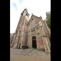 Gouda, Sint Janskerk - Grote Kerk, Blick auf Turm und Westfassade von Achter de Kerk von Sdwesten