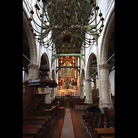 Gouda, Sint Janskerk - Grote Kerk, Langhaus mit Kanzel und Blick zur Hauptorgel