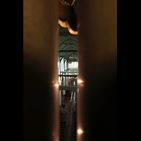 Gouda, Sint Janskerk - Grote Kerk, Blick durch die groen Prospektpfeifen in die Kirche