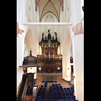 Groningen, Akerk, Hauptschiff in Richtung orgel