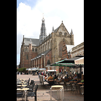 Ansicht vom Grote Markt / Zijlstraat von Nordwesten Haarlem, Sint Bavokerk, Ansicht vom Grote Markt / Zijlstraat von Nordwesten