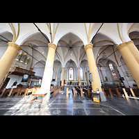 Kampen, Buitenkerk, Blick vom sdlichen Seitenschiff in die Kirche