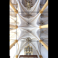 Kampen, Buitenkerk, Blick ins Gewlbe und zur orgel
