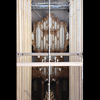 Kampen, Sint Nicolas Bovenkerk, Blick vom Triforium in der Chorspitze zur Hauptorgel