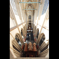 Kampen, Sint Nicolas Bovenkerk, Blick vom Triforium in der Chorspitze ins Hauptschiff und auf die Chororgel