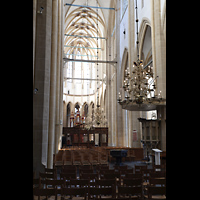 Kampen, Sint Nicolas Bovenkerk, Seitlicher Blick vom HHauptschiff auf Kanzel und Chorraum