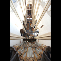 Kampen, Sint Nicolas Bovenkerk, Blick vom Dach der Hauptorgel entlang des Prospekts nach unten in die Kirche