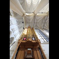 Leiden, Hooglandse Kerk, Blick ber die Sdfassade der Willis-Orgel ins Vierungsgewlbe