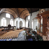 Maassluis, Groote Kerk, Blick von der Orgelempore am Rckpositiv vorbei in die Kirche