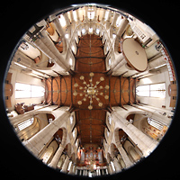 Rotterdam, Sint Laurenskerk, Gesamter Innenraum - Blick von der Vierung nach oben
