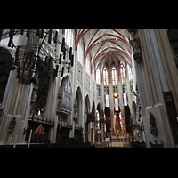 s-Hertogenbosch, Sint Janskathedraal, Seitlicher Blick in den Chor mit Chororgel
